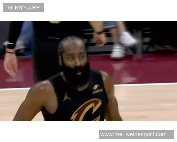 哈登半场表现低迷仅得6分助攻却有8次助攻球队面临挑战